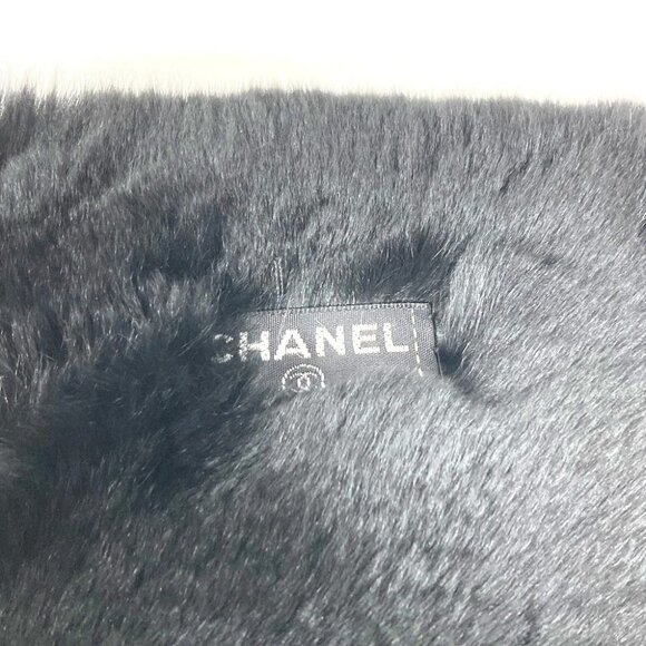 CHANEL Bicolor CC Logo CC Mark Tippet Accessories Scarf fur Black/White - Picture 6 of 9